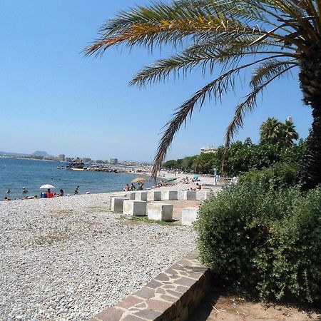 Un Grand Studio Face Au Port De Santa Lucia Saint-Raphaël Exterior foto