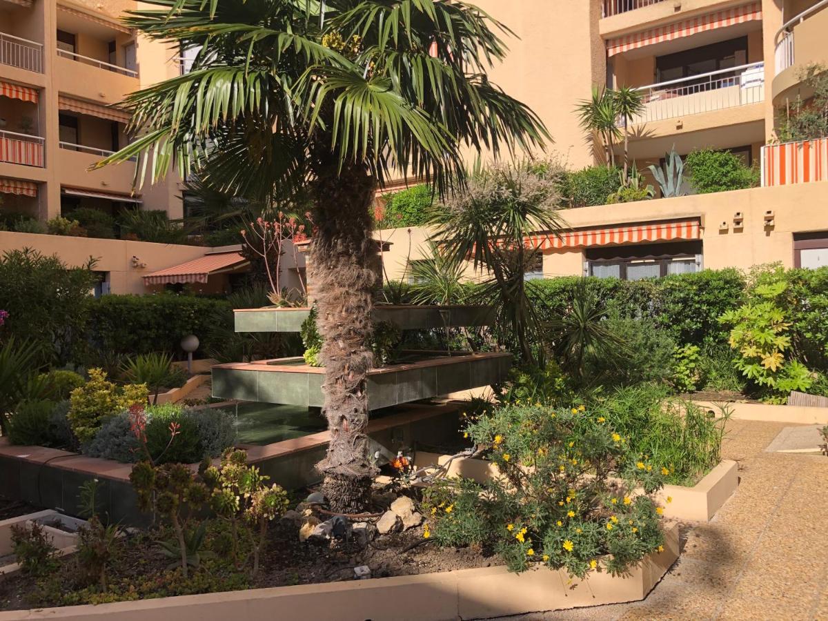 Un Grand Studio Face Au Port De Santa Lucia Saint-Raphaël Exterior foto